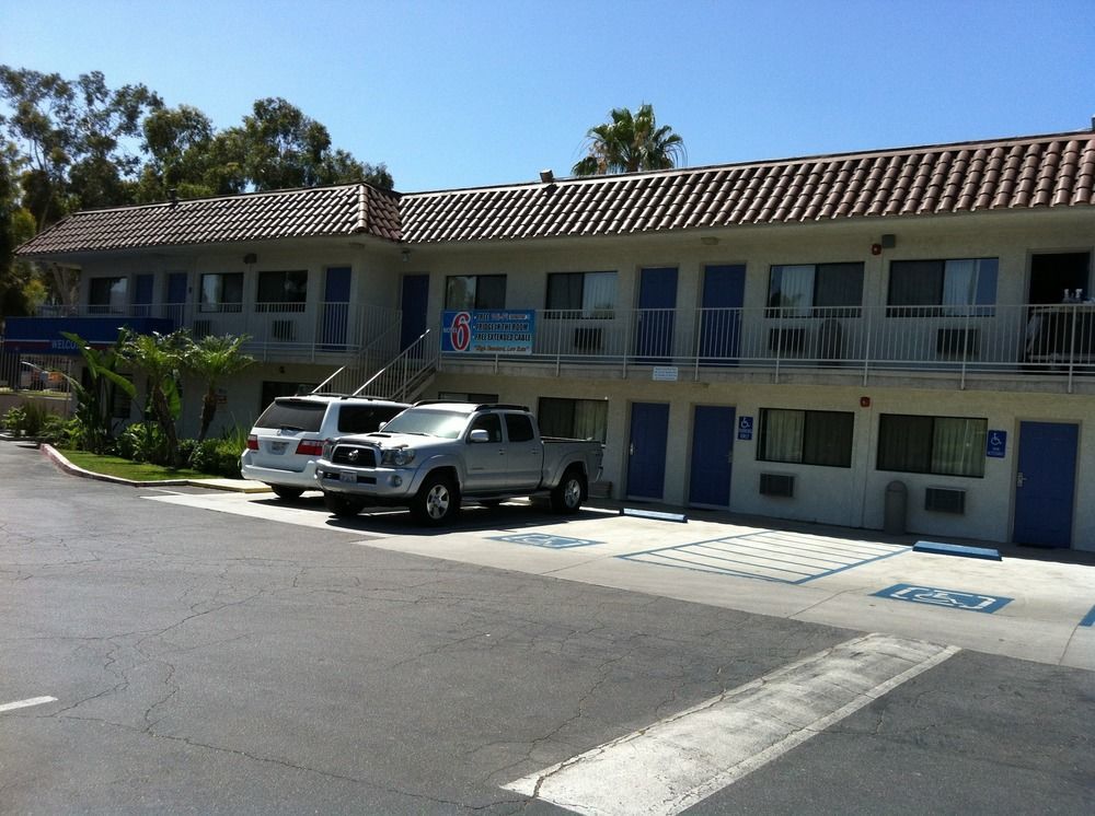 Motel 6 Riverside, Ca - Ucr East Exterior photo