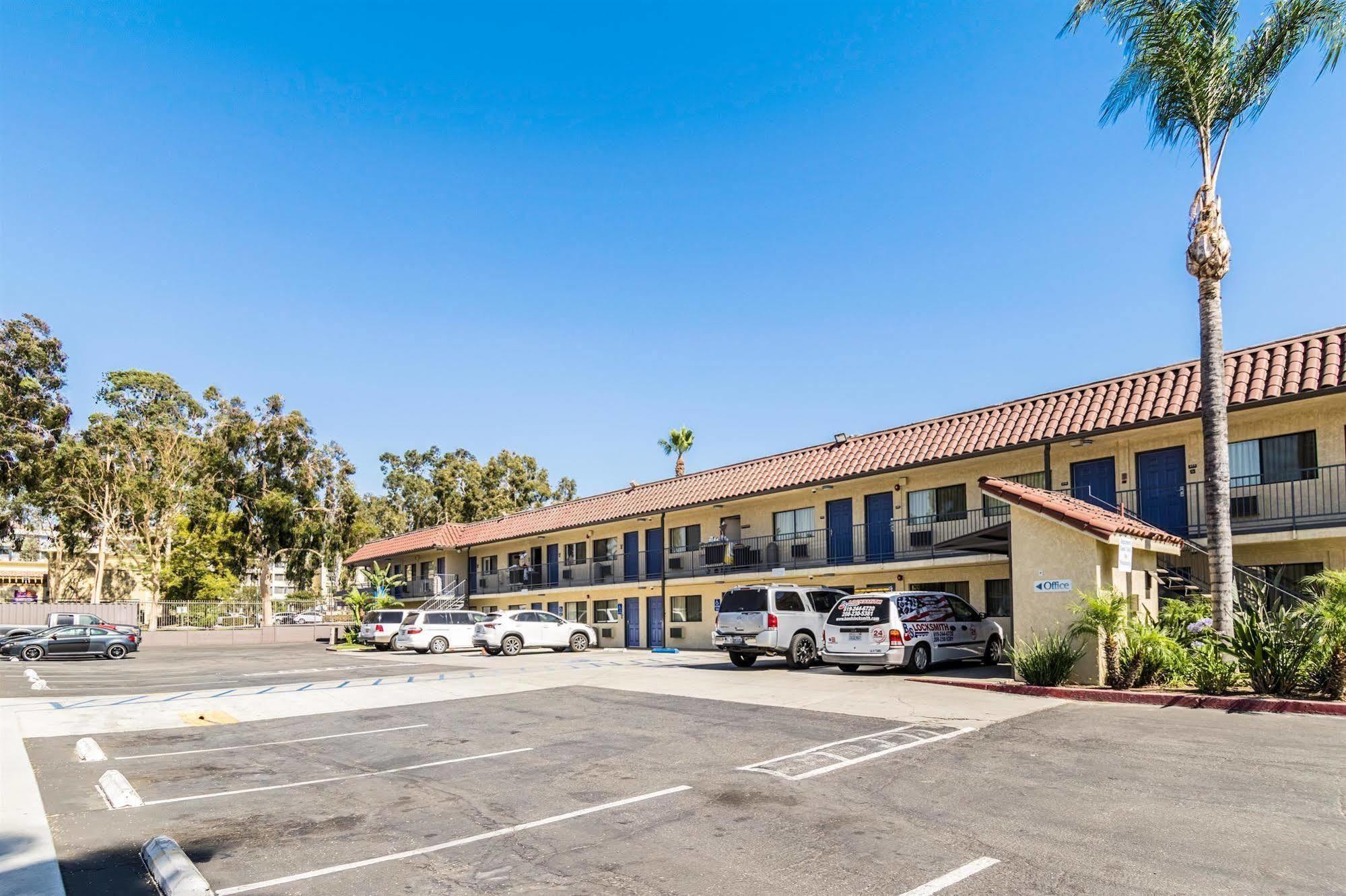 Motel 6 Riverside, Ca - Ucr East Exterior photo